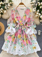 Vestido de Renda com Cinto