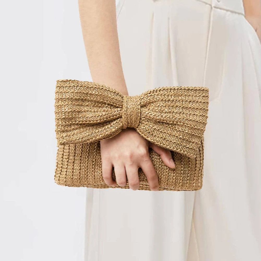 Bolsa Clutch de Palha Laço