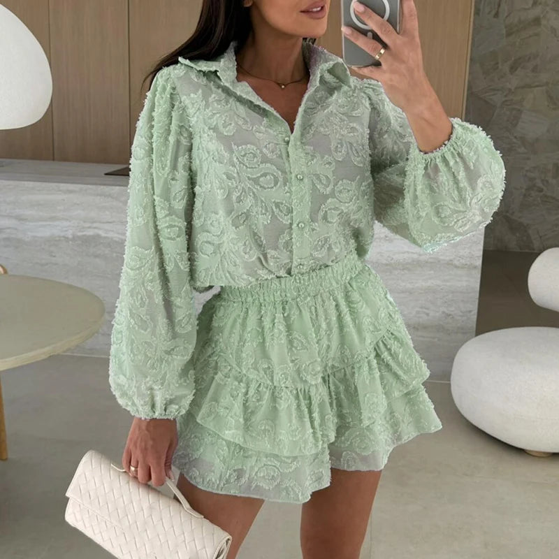 Conjunto Camisa e Shorts com Babados e Renda