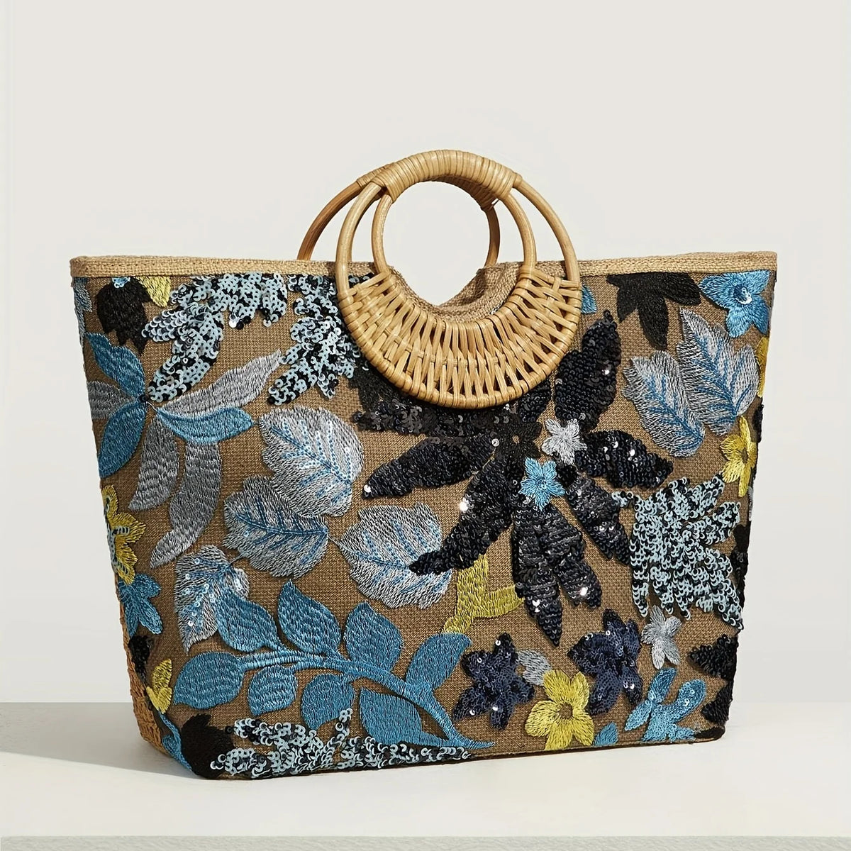Bolsa Bordada com Alça de Bambu