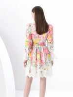 Vestido de Renda com Cinto