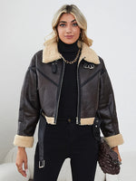 Jaqueta Curta de Couro Peluciada