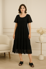 Vestido Midi de Renda com Bordado Floral