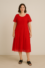 Vestido Midi de Renda com Bordado Floral