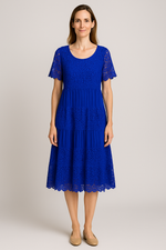 Vestido Midi de Renda com Bordado Floral