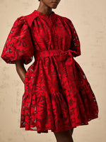 Vestido Curto de Renda com Mangas Bufantes