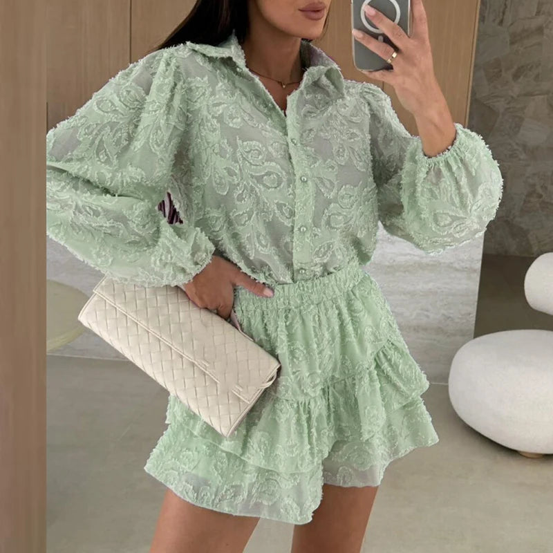 Conjunto Camisa e Shorts com Babados e Renda
