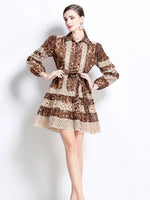 Vestido com Renda Animal Print