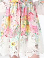 Vestido de Renda com Cinto