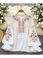 Bata Bordada Floral Feminina - Delicada e Elegante | MIZZY