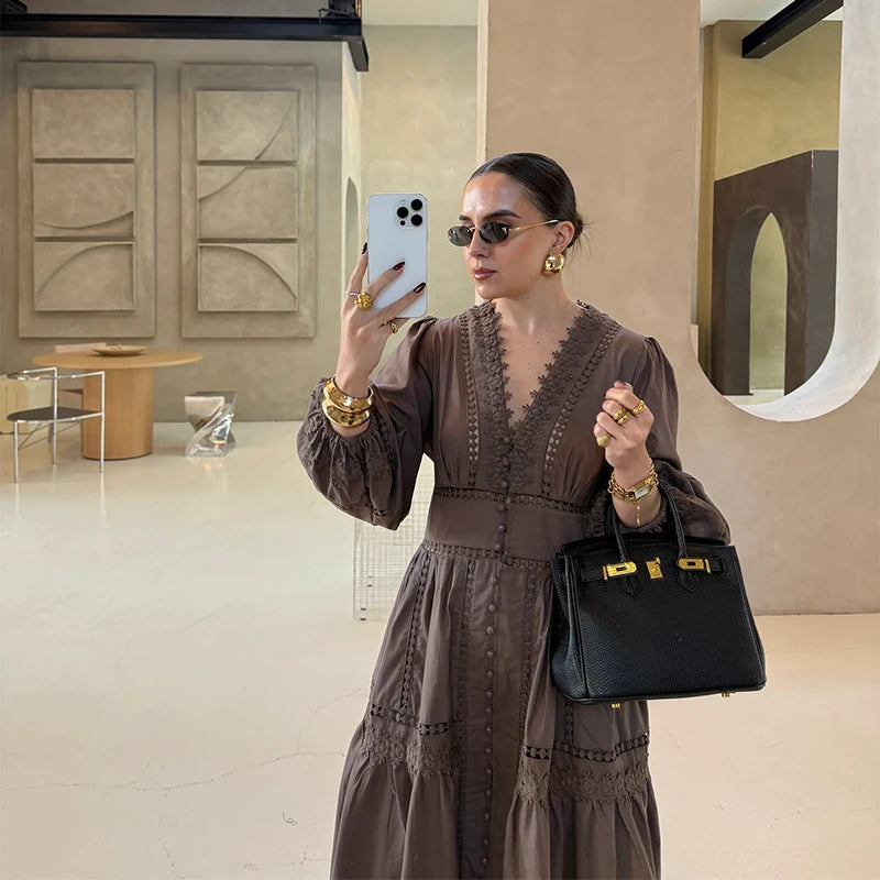 Vestido Elegante de Renda com Decote V