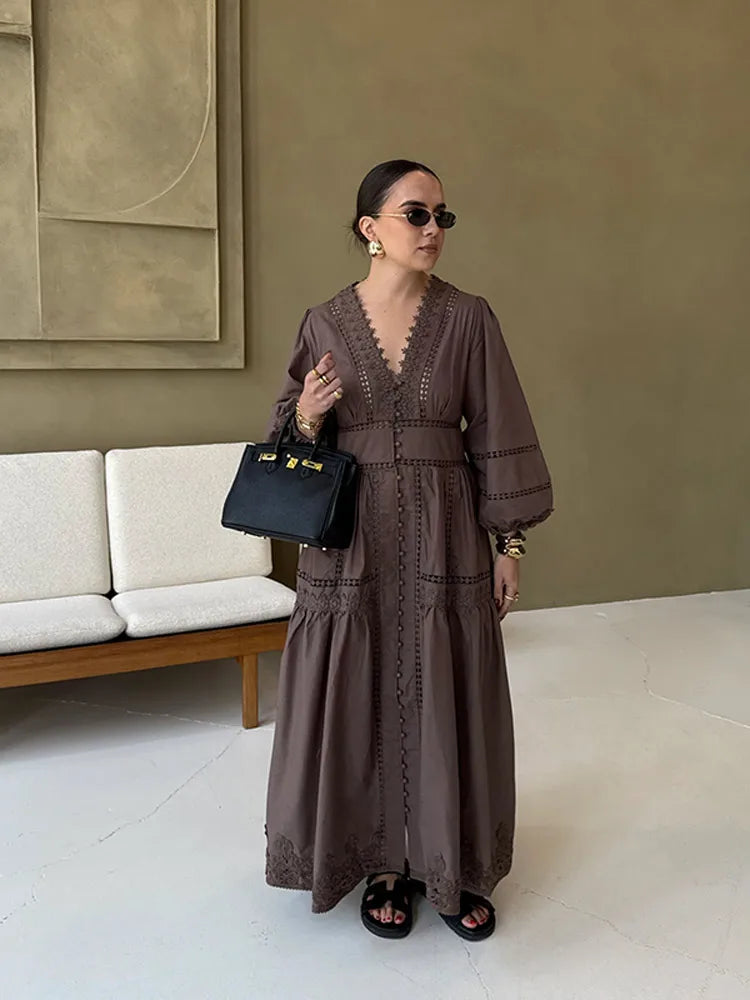 Vestido Elegante de Renda com Decote V