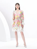 Vestido de Renda com Cinto