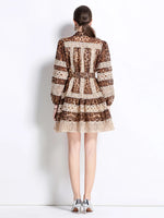 Vestido com Renda Animal Print