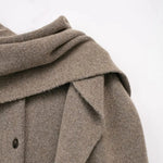 Casaco com Cachecol Integrado