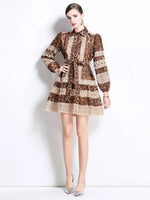 Vestido com Renda Animal Print